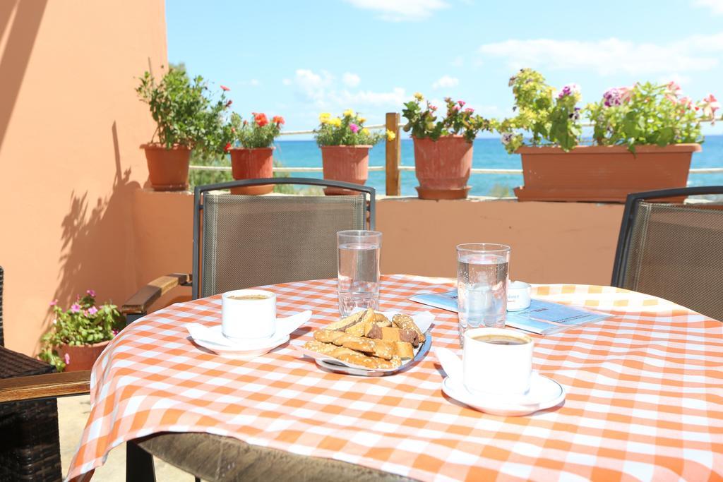 Akrogiali Hotel Plomari Esterno foto