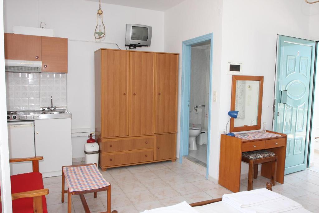 Akrogiali Hotel Plomari Esterno foto