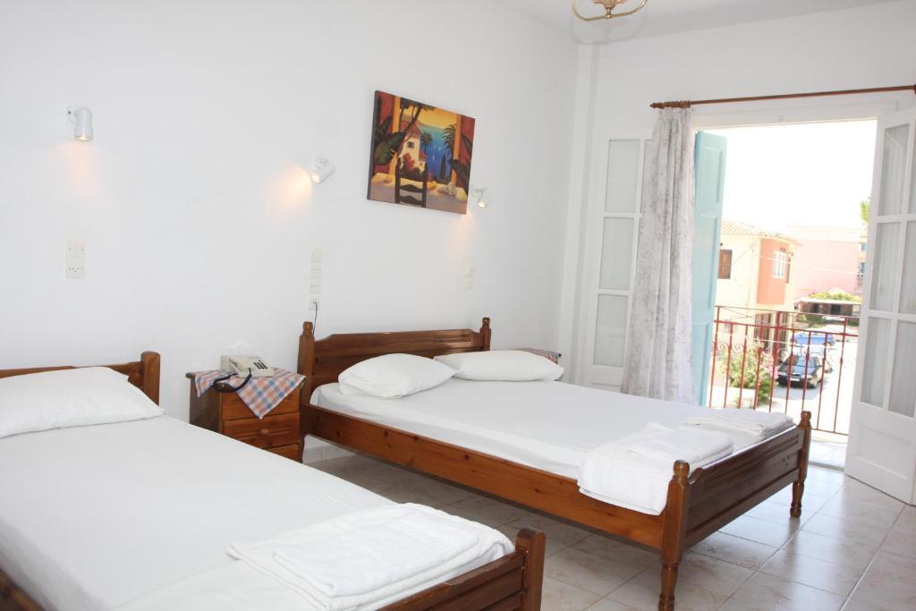 Akrogiali Hotel Plomari Esterno foto