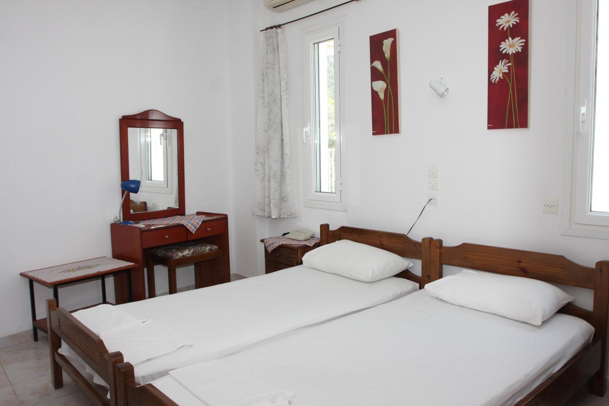 Akrogiali Hotel Plomari Esterno foto